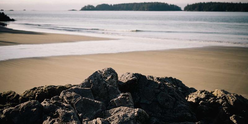 Coppertone40：海滩防晒的经典守护者，如何科学选择与使用？